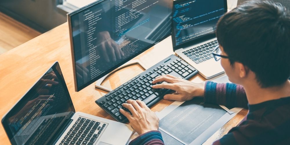 web yazılımında kullanılan en popüler programlama dilleri